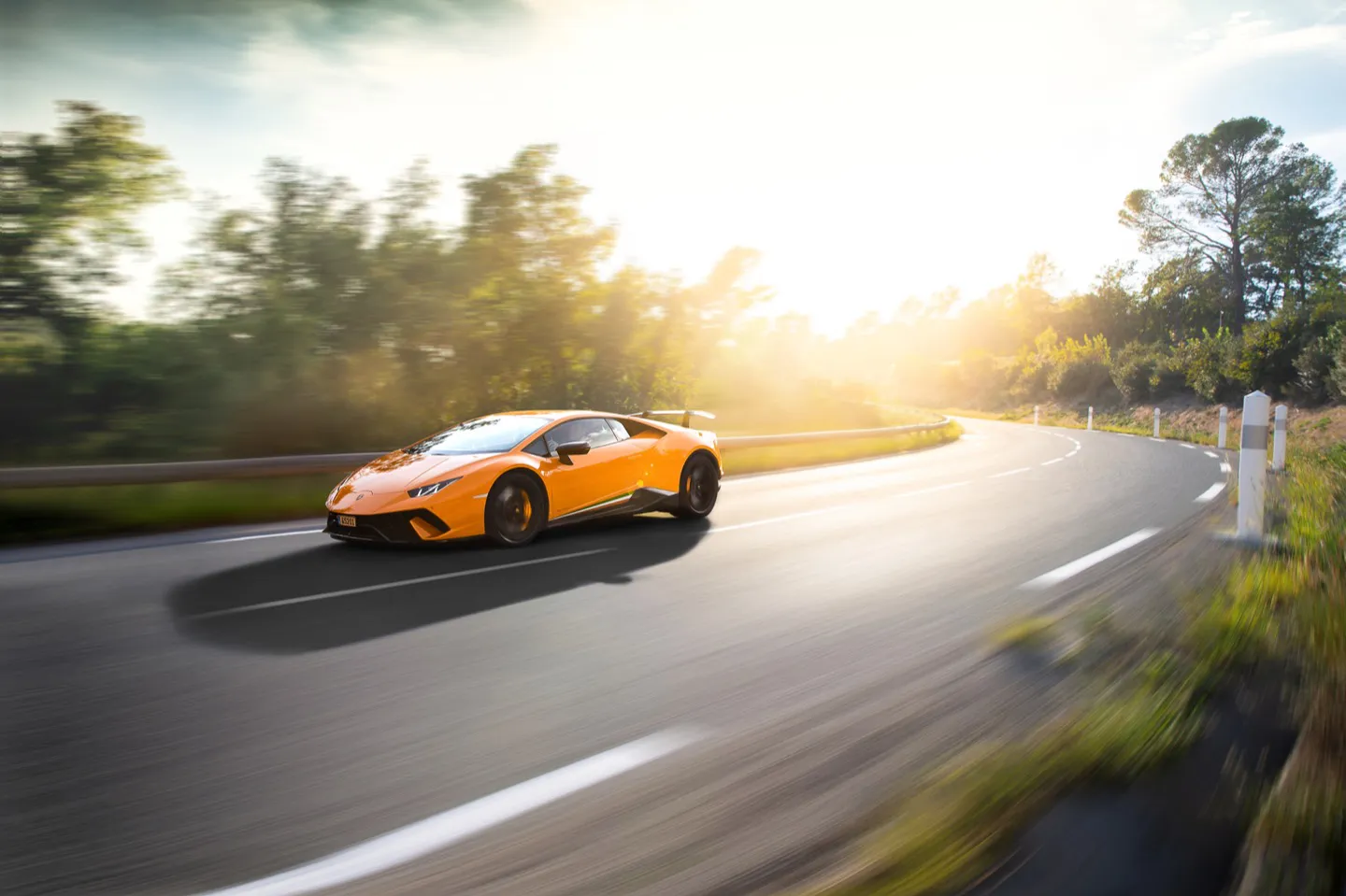 Luxury tour package Budapest including the option for a self-guided drive in Lamborghini