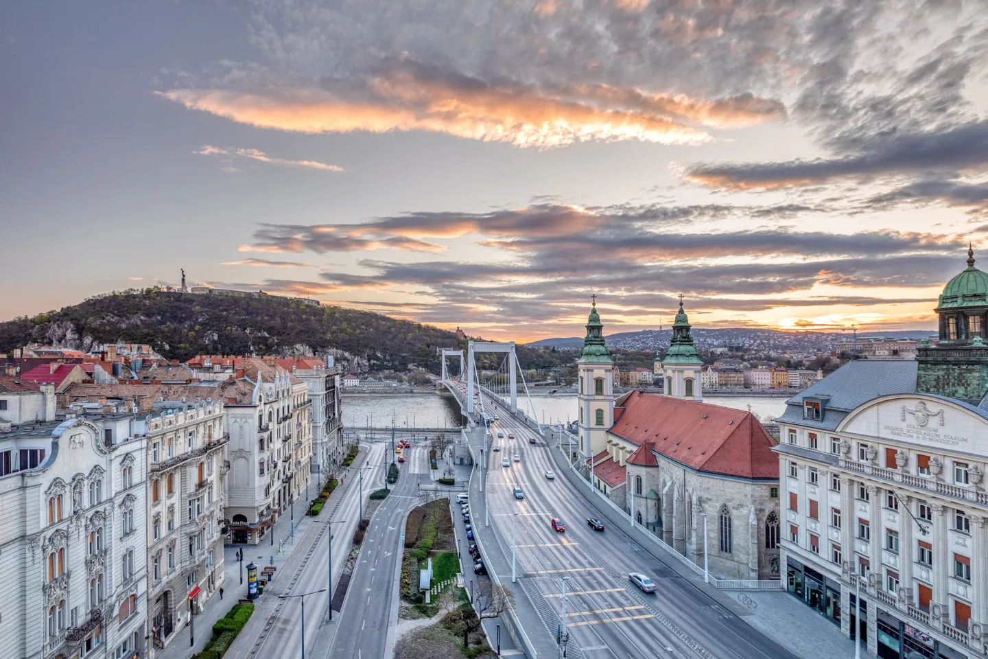 Explore the picturesque city of Budapest as part of your Hungarian F1 long weekend hospitality