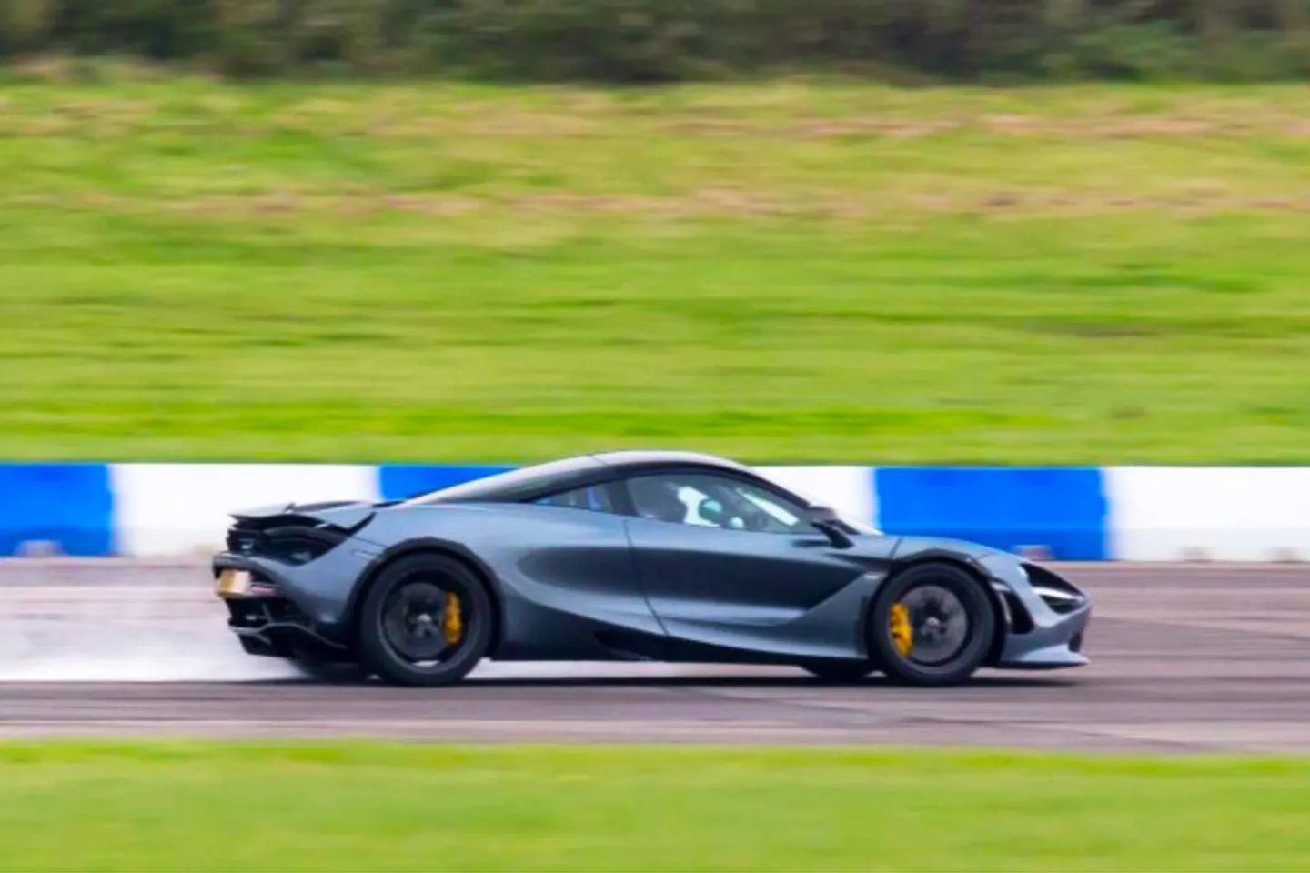 200mph supercar track day in the UK